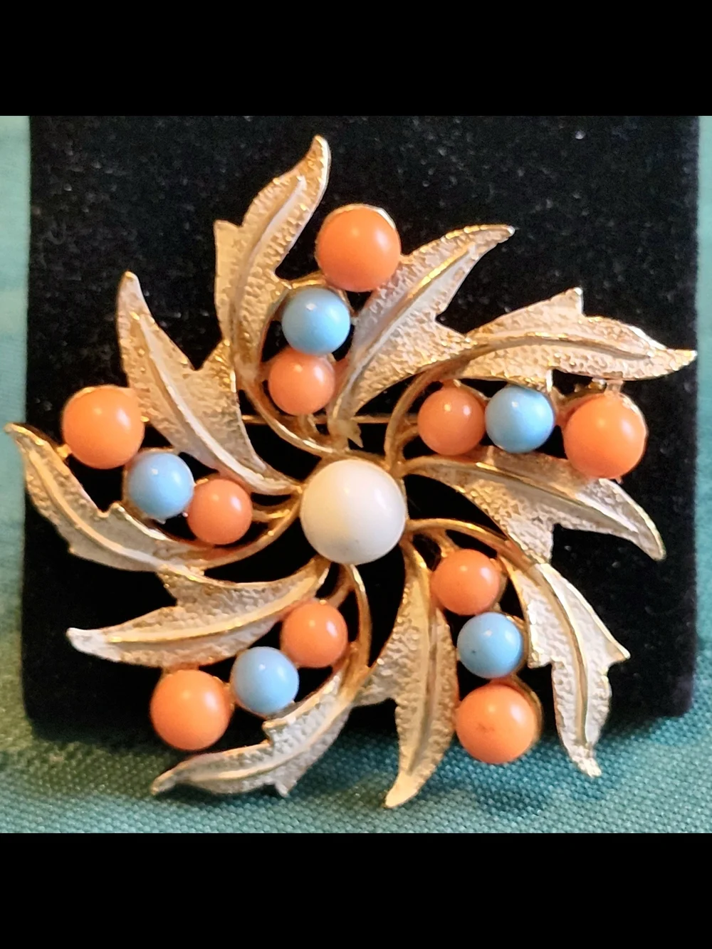 Vintage Arthur Pepper (ART) Faux Coral, Turquoise, & Pearl Starburst Brooch